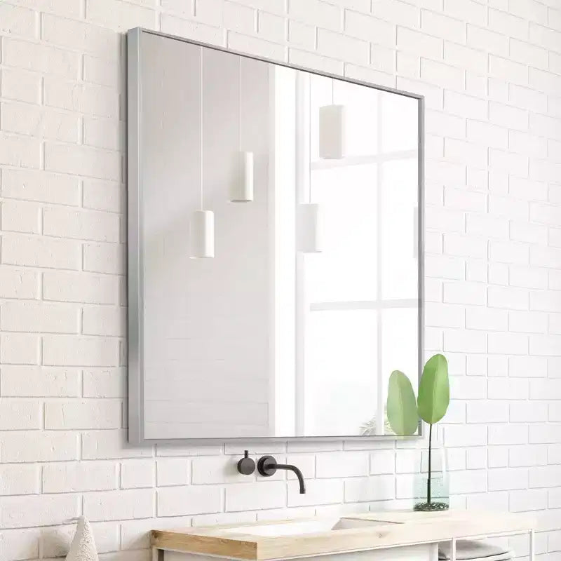 Miroir mural rectangulaire moderne avec cadre en métal