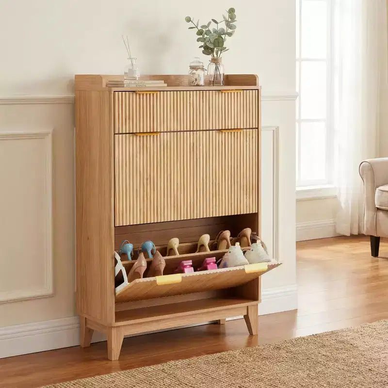 Meuble à chaussures étroit en bois cannelé