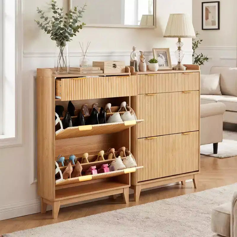 Meuble à chaussures étroit en bois cannelé