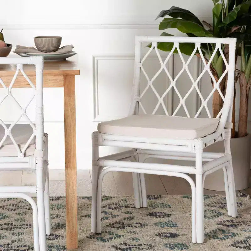 Chaise de salle à manger en rotin blanc