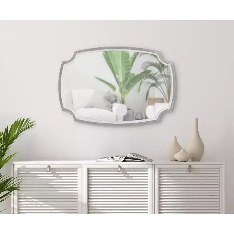 Miroir mural festonné