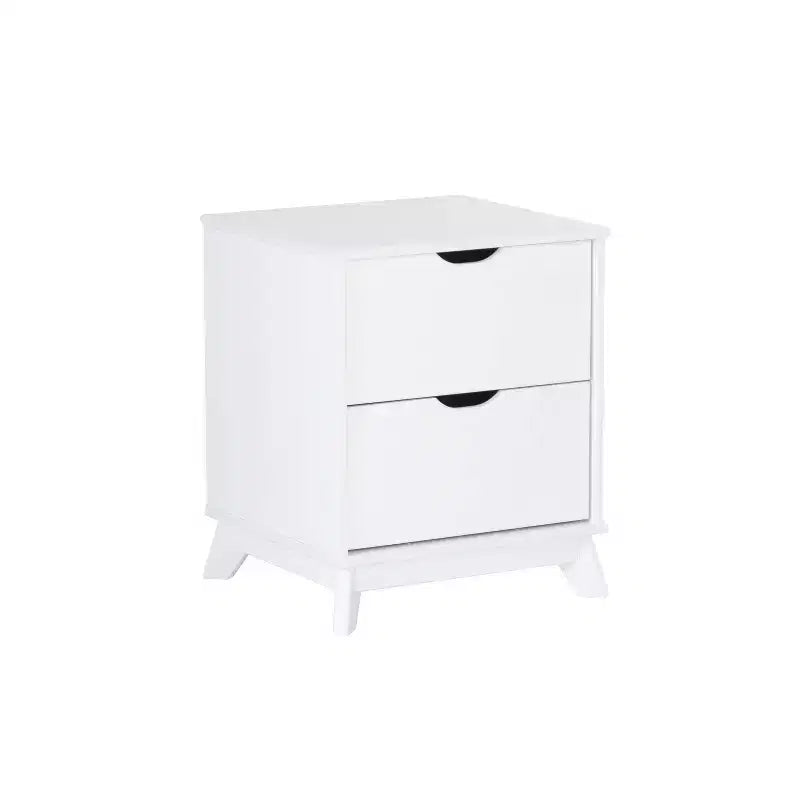 Lit plateforme simple et table de chevet
