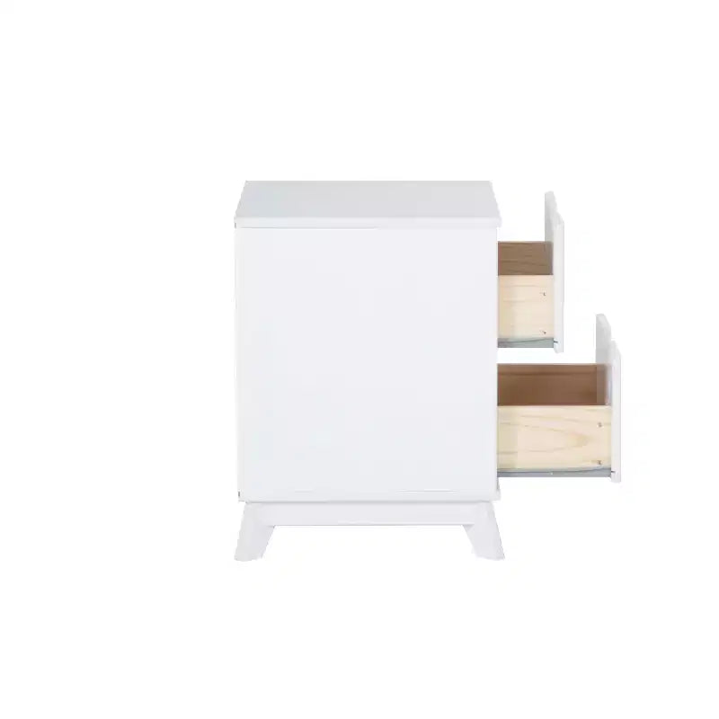 Lit plateforme simple et table de chevet